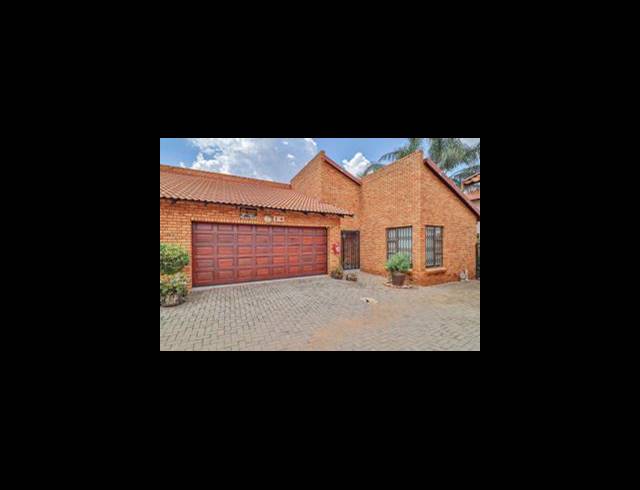 3 BEDROOM TOWNHOUSE FOR SALE IN NEW REDRUTH